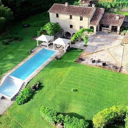 A Beautiful Tuscan Estate With Saline Pool Βίλα