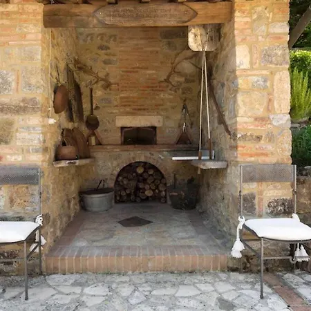 A Beautiful Tuscan Estate With Saline Pool *